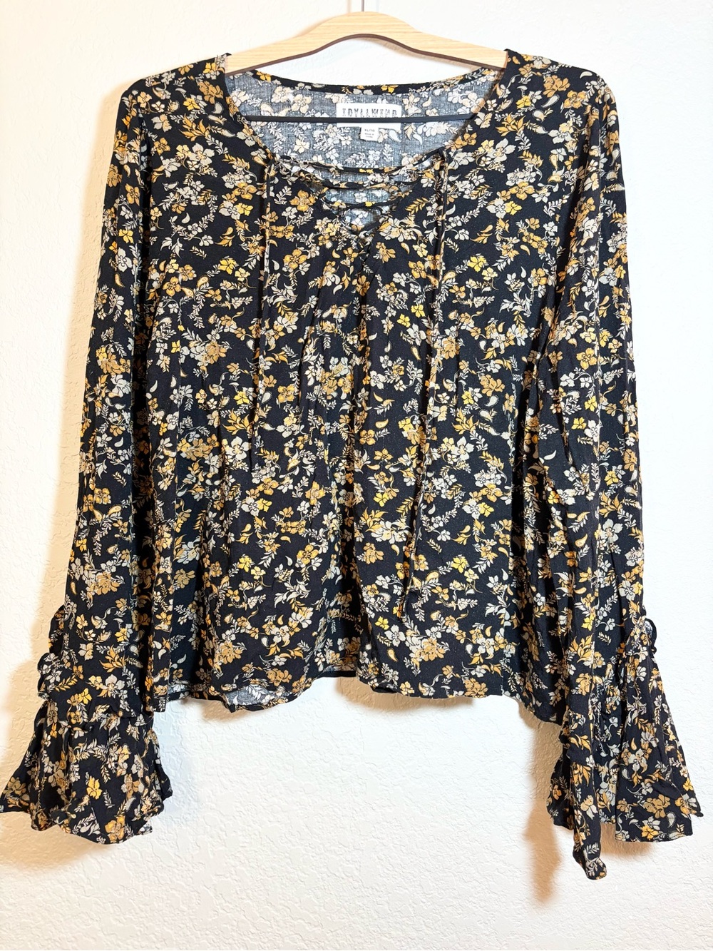 Idyllwind by Miranda Lambert Black Yellow Floral Bell Sleeve Blouse Size XL